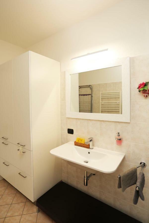Ferienwohnung Ca' De' Mumi Luino Exterior foto